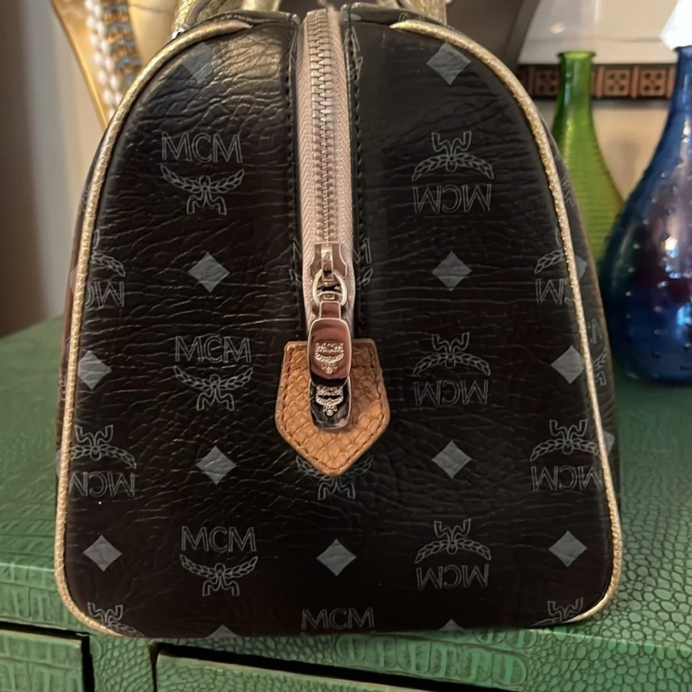 MCM Princess Lion Visetos Boston Duffle Bag - Picture 4 of 16